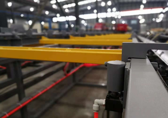 Καλή τιμή αυτόματη κουρά φραγμών χάλυβα 12m CNC που πριονίζει την τέμνουσα γραμμή 2100*76mm σε απευθείας σύνδεση